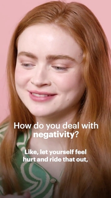 2022-06_-_Glamour_UK_BTS_video_2_mp40479.jpg