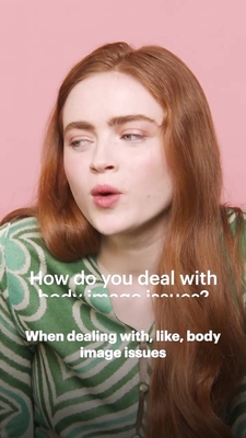 2022-06_-_Glamour_UK_BTS_video_2_mp40500.jpg