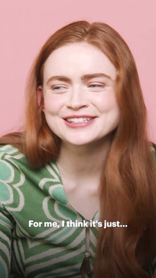 2022-06_-_Glamour_UK_BTS_video_2_mp40518.jpg