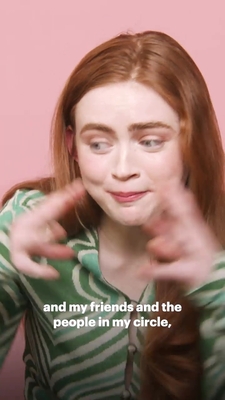 2022-06_-_Glamour_UK_BTS_video_2_mp40522.jpg