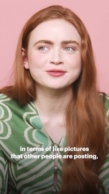 2022-06_-_Glamour_UK_BTS_video_2_mp40531.jpg