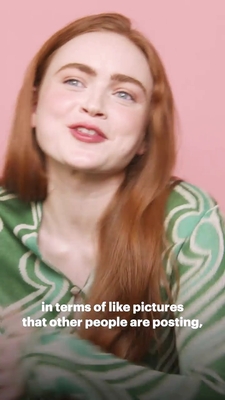 2022-06_-_Glamour_UK_BTS_video_2_mp40532.jpg