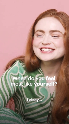 2022-06_-_Glamour_UK_BTS_video_2_mp40543.jpg