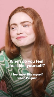 2022-06_-_Glamour_UK_BTS_video_2_mp40545.jpg