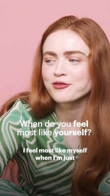 2022-06_-_Glamour_UK_BTS_video_2_mp40546.jpg