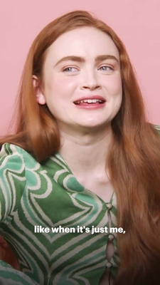 2022-06_-_Glamour_UK_BTS_video_2_mp40551.jpg
