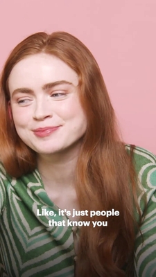 2022-06_-_Glamour_UK_BTS_video_2_mp40561.jpg