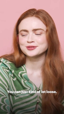 2022-06_-_Glamour_UK_BTS_video_2_mp40571.jpg