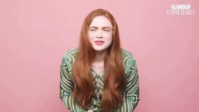 2022-06-01_-_Glamour_UK_Interview_mp47571.jpg