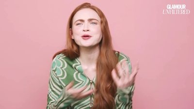 2022-06-01_-_Glamour_UK_Interview_mp47849.jpg