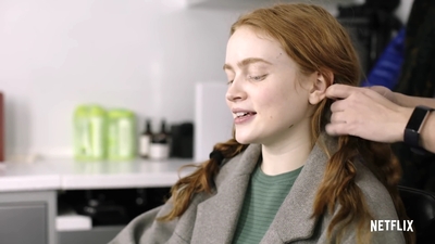 2022-06-02_-_Interview_from_the_Hair_Chair_Sadie_Sink_mp48045.jpg