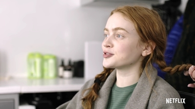2022-06-02_-_Interview_from_the_Hair_Chair_Sadie_Sink_mp48068.jpg