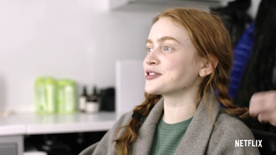 2022-06-02_-_Interview_from_the_Hair_Chair_Sadie_Sink_mp48070.jpg