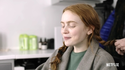 2022-06-02_-_Interview_from_the_Hair_Chair_Sadie_Sink_mp48074.jpg