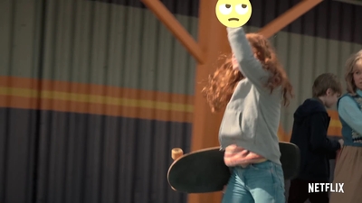 2022-06-02_-_Interview_from_the_Hair_Chair_Sadie_Sink_mp48082.jpg