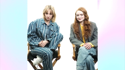 2022-06-05_-_Netflix_Latinoamerica_-_Sadie_Sink_and_Maya_Hawke_Interview_mp48605.jpg