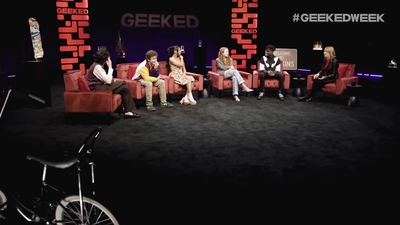 2022-06-09_-_Netflix_Geeked_Week_-_Stranger_Things_Cast_Reacts_to_Mind_Lair_Scene_mp49439.jpg