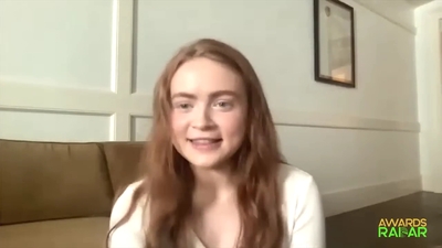 2022-06-15_-_AwardsRadar_-_Stranger_Things_4_Interview_mp41025.jpg