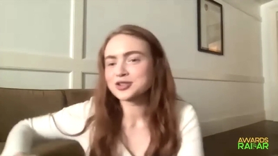 2022-06-15_-_AwardsRadar_-_Stranger_Things_4_Interview_mp41106.jpg