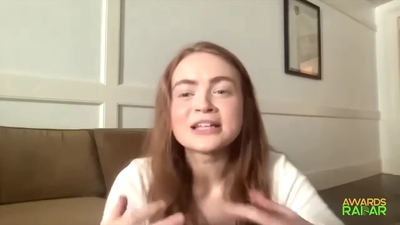 2022-06-15_-_AwardsRadar_-_Stranger_Things_4_Interview_mp41149.jpg