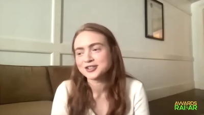 2022-06-15_-_AwardsRadar_-_Stranger_Things_4_Interview_mp41482.jpg