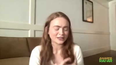 2022-06-15_-_AwardsRadar_-_Stranger_Things_4_Interview_mp41511.jpg