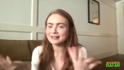 2022-06-15_-_AwardsRadar_-_Stranger_Things_4_Interview_mp41534.jpg