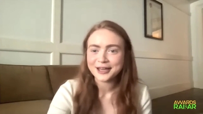 2022-06-15_-_AwardsRadar_-_Stranger_Things_4_Interview_mp41550.jpg