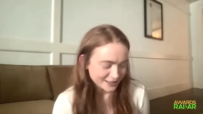 2022-06-15_-_AwardsRadar_-_Stranger_Things_4_Interview_mp41606.jpg