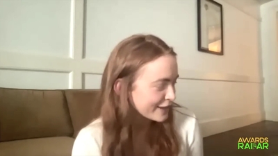 2022-06-15_-_AwardsRadar_-_Stranger_Things_4_Interview_mp41608.jpg
