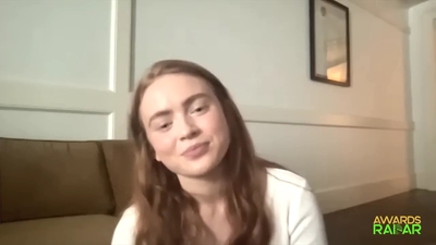 2022-06-15_-_AwardsRadar_-_Stranger_Things_4_Interview_mp41614.jpg