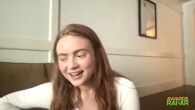 2022-06-15_-_AwardsRadar_-_Stranger_Things_4_Interview_mp41637.jpg