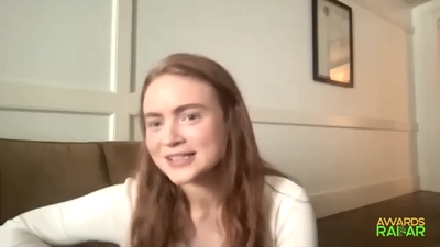 2022-06-15_-_AwardsRadar_-_Stranger_Things_4_Interview_mp41647.jpg