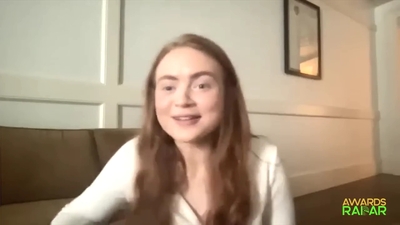 2022-06-15_-_AwardsRadar_-_Stranger_Things_4_Interview_mp41729.jpg