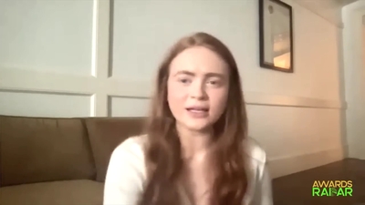 2022-06-15_-_AwardsRadar_-_Stranger_Things_4_Interview_mp41802.jpg