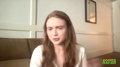 2022-06-15_-_AwardsRadar_-_Stranger_Things_4_Interview_mp41803.jpg