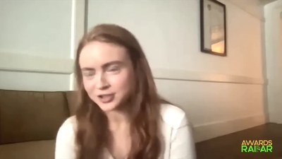 2022-06-15_-_AwardsRadar_-_Stranger_Things_4_Interview_mp41823.jpg