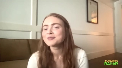 2022-06-15_-_AwardsRadar_-_Stranger_Things_4_Interview_mp41909.jpg