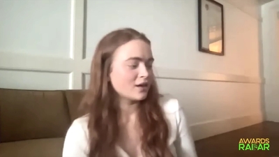 2022-06-15_-_AwardsRadar_-_Stranger_Things_4_Interview_mp41912.jpg