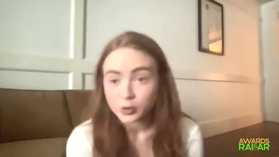 2022-06-15_-_AwardsRadar_-_Stranger_Things_4_Interview_mp41970.jpg