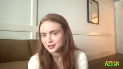 2022-06-15_-_AwardsRadar_-_Stranger_Things_4_Interview_mp41974.jpg