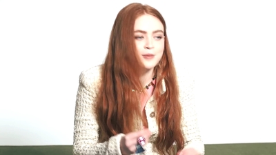 2022-06-15_-_WhoWhatWear_Shoot_Interview_mp42210.jpg