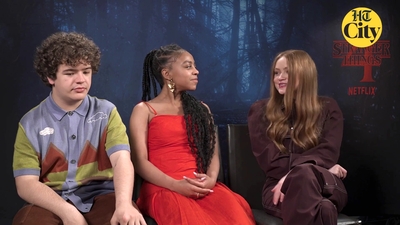 2022-06-27_-_HT_City_-_Celeb_Bytes_With_Stranger_Things_Cast_mp41218.jpg