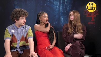 2022-06-27_-_HT_City_-_Celeb_Bytes_With_Stranger_Things_Cast_mp41334.jpg