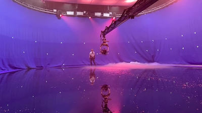 2022-06-27_-_Netflix_-_Behind_the_Running_Up_That_Hill_Scene_281529.jpg