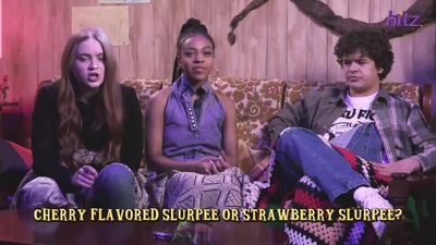 2022-06-29_-_HITZ_Speaks_-_Stranger_Things_Cast_Plays_Would_You_Rather_mp42490.jpg