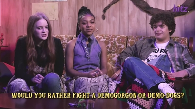 2022-06-29_-_HITZ_Speaks_-_Stranger_Things_Cast_Plays_Would_You_Rather_mp42494.jpg