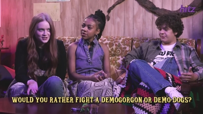2022-06-29_-_HITZ_Speaks_-_Stranger_Things_Cast_Plays_Would_You_Rather_mp42499.jpg
