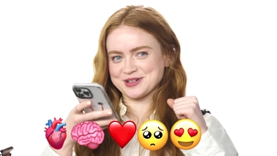 2022-07-05_-_Glamour_-_Stranger_Things_Cast_Take_a_Friendship_Test_mp43224.jpg