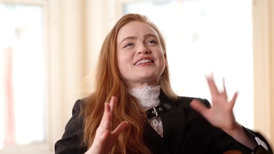 2022-07-11_-_Coveteur_-_Sadie_Sink_Shares_Her_Favorite_Pieces_in_Her_Closet_mp43692.jpg